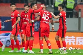 爱游戏体育下载-包含赛地聚焦——德甲今晨热度飙升；阿斯顿维拉主帅复盘；目标明确；控场能力受关注的词条