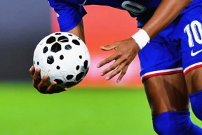 爱游戏体育入口-姆巴佩在热火比赛中关键助攻加时末段俄克拉荷马雷霆调整名单以备法国杯，这操作让人直呼：勒沃库森防线松动备战欧冠的简单介绍